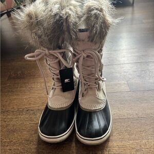 Sorel Joan of Arctic WP Boots - NWT - size 10